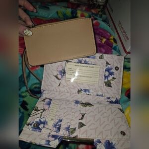 ⚜️NWT⚜️ Jones New York Elegant Floral Women's Wallet/Wristlet 💠